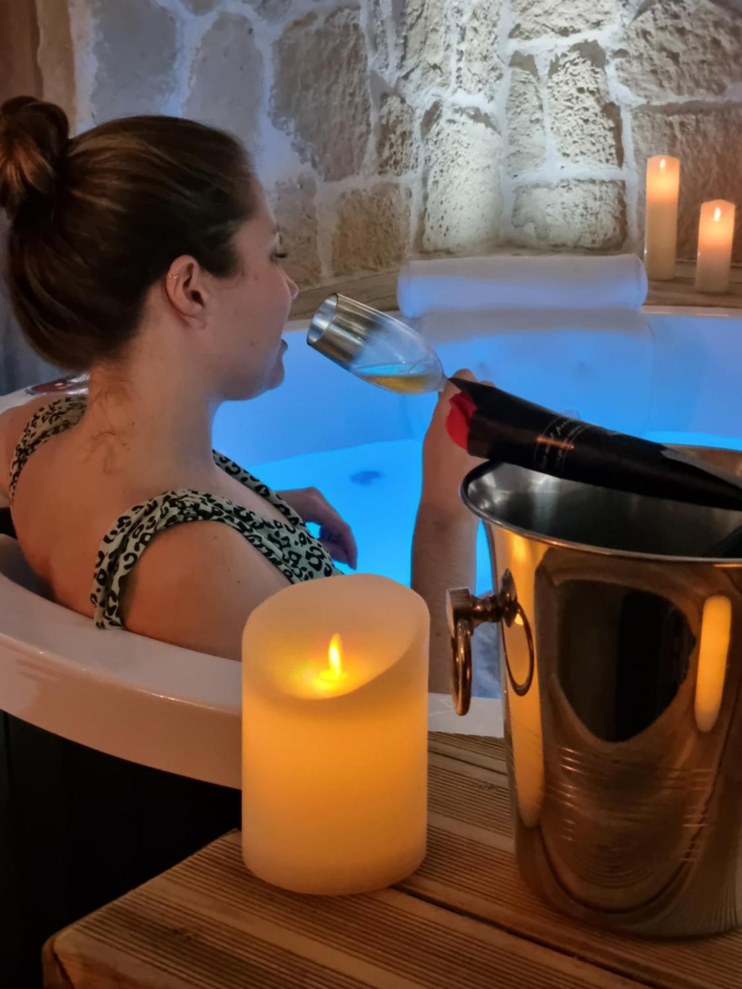 Les Spas De La Mer, Suite & Spa, Love Room, Plein Coeur Du Grau Le Grau-du-Roi Eksteriør bilde