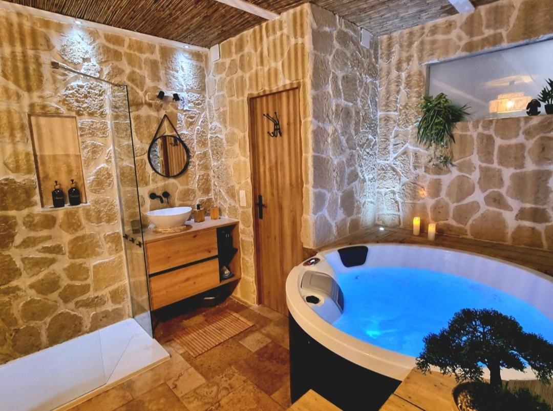 Les Spas De La Mer, Suite & Spa, Love Room, Plein Coeur Du Grau Le Grau-du-Roi Eksteriør bilde